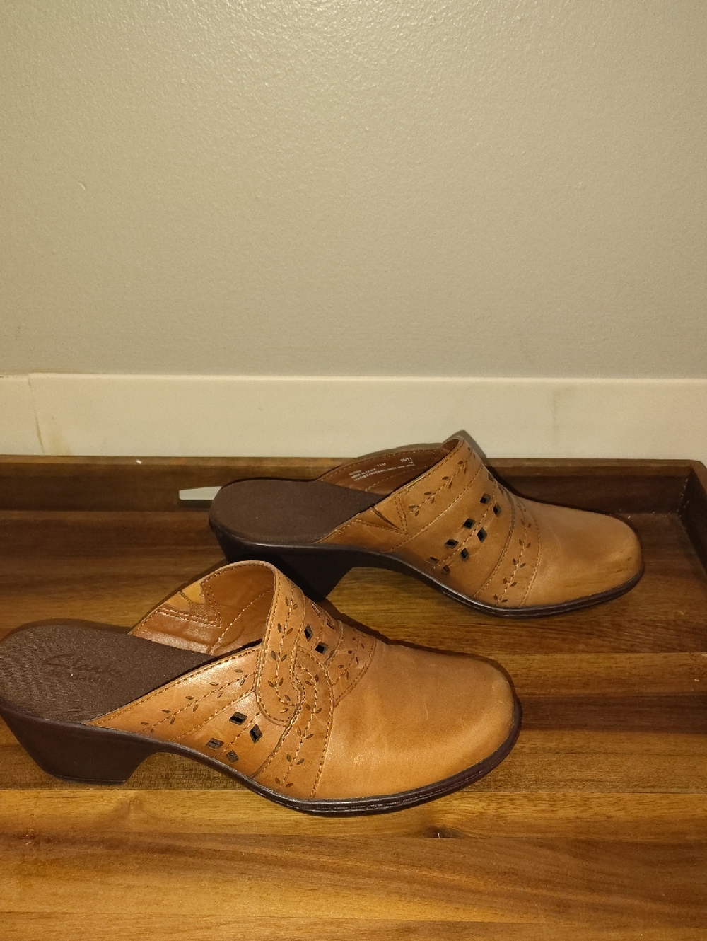Clark's Women's Tan Leather Slip-On Clogs